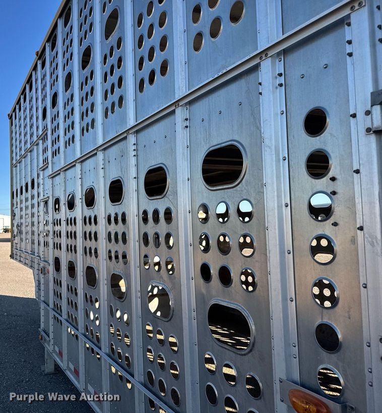 image for item NN9545 2017 Merritt livestock trailer