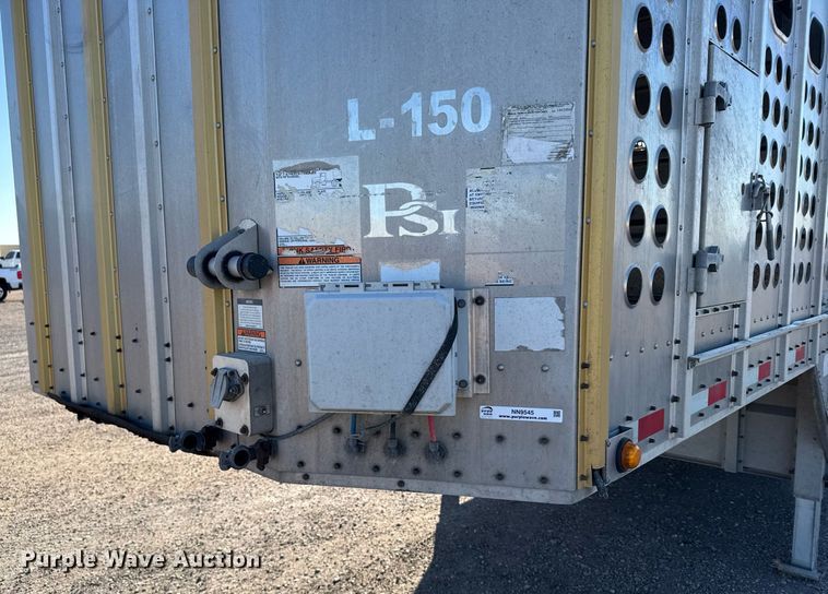 image for item NN9545 2017 Merritt livestock trailer