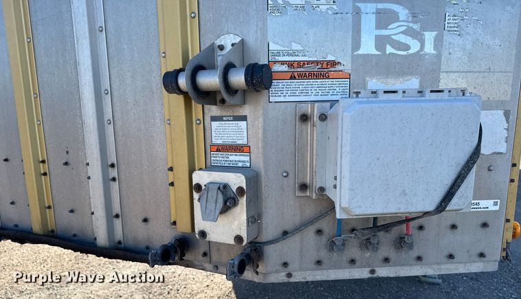 image for item NN9545 2017 Merritt livestock trailer