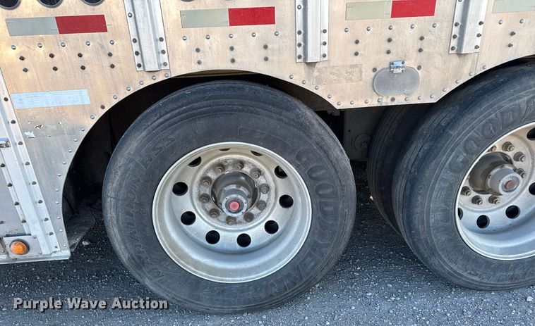 image for item NN9545 2017 Merritt livestock trailer