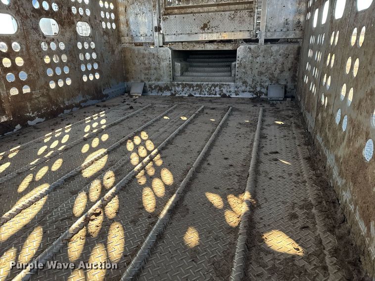 image for item NN9547 2017 Merritt livestock trailer