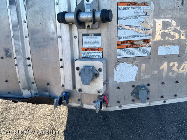 image for item NN9547 2017 Merritt livestock trailer