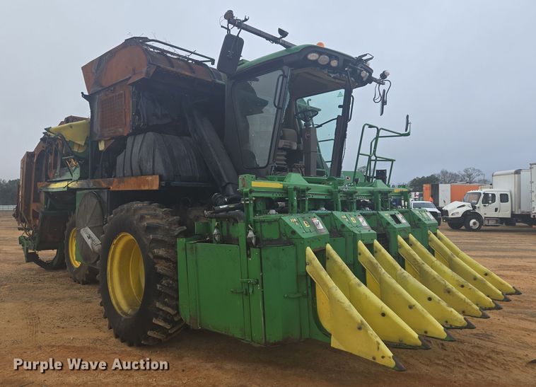 image for item YA0315 2019 John Deere CP690 cotton picker