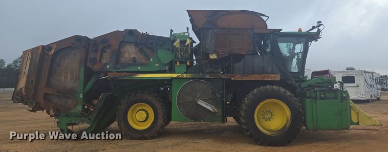 image for item YA0315 2019 John Deere CP690 cotton picker