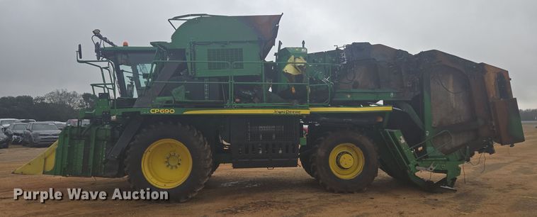 image for item YA0315 2019 John Deere CP690 cotton picker