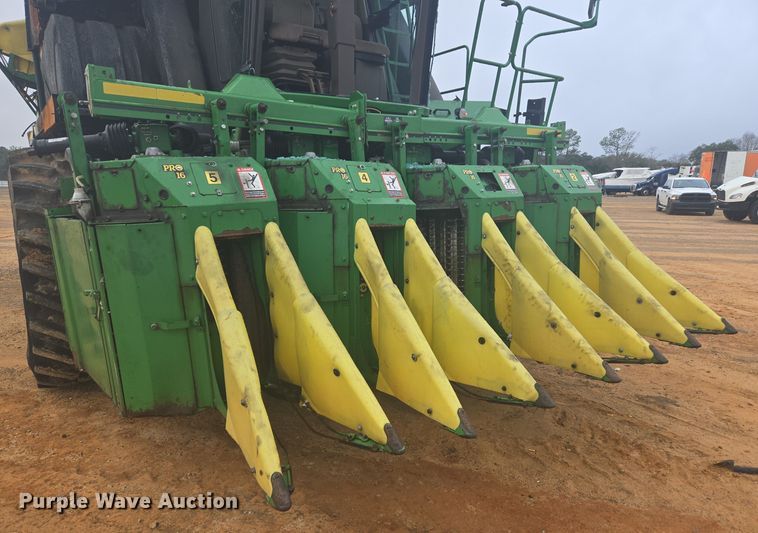 image for item YA0315 2019 John Deere CP690 cotton picker