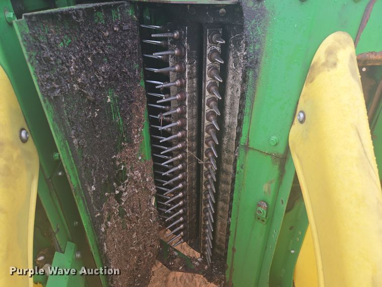 image for item YA0315 2019 John Deere CP690 cotton picker