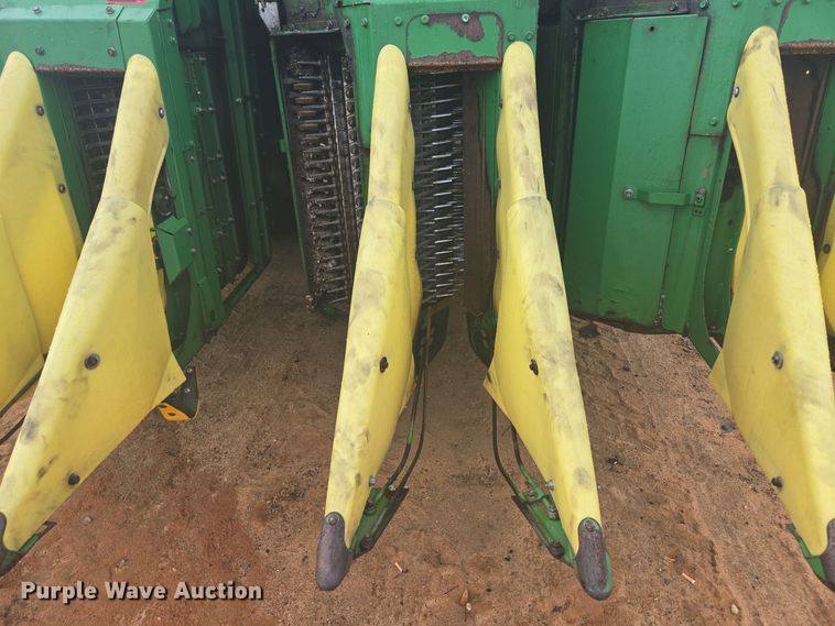 image for item YA0315 2019 John Deere CP690 cotton picker