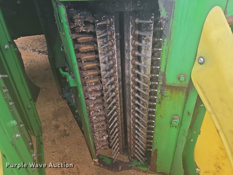 image for item YA0315 2019 John Deere CP690 cotton picker