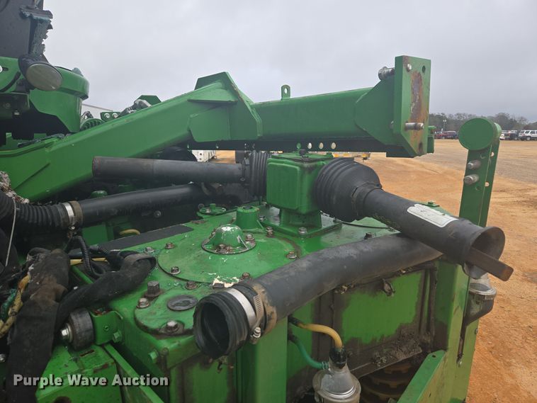 image for item YA0315 2019 John Deere CP690 cotton picker