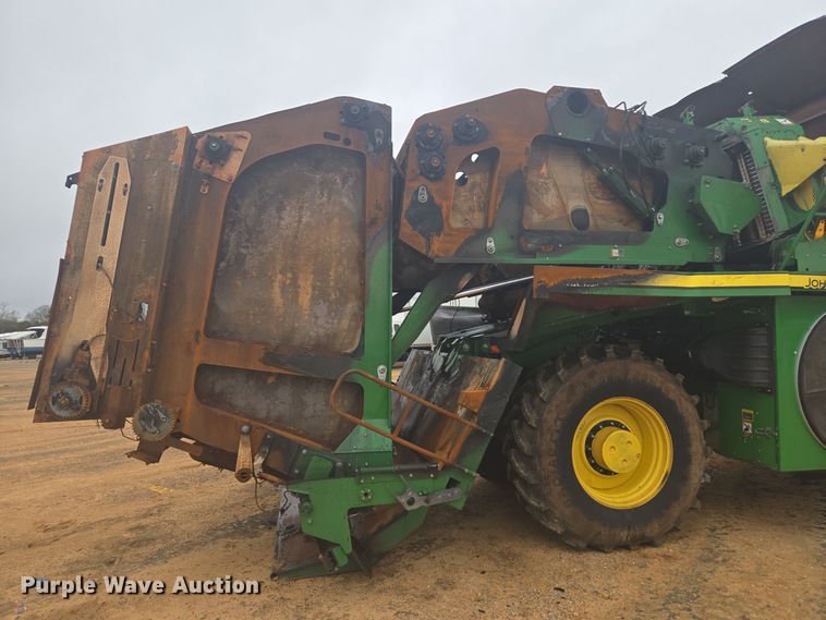 image for item YA0315 2019 John Deere CP690 cotton picker