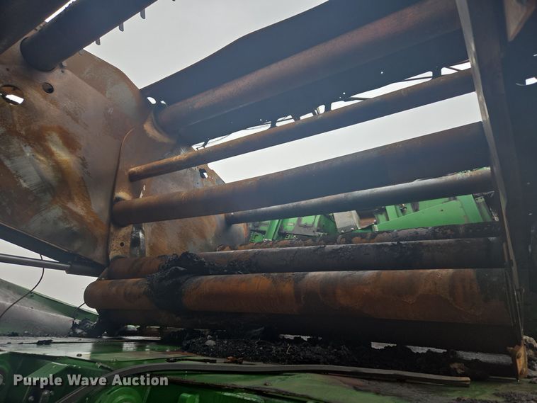 image for item YA0315 2019 John Deere CP690 cotton picker