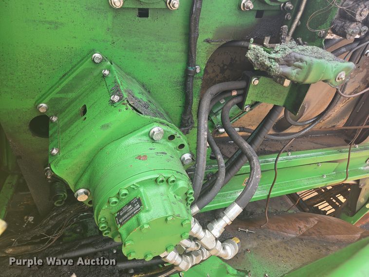 image for item YA0315 2019 John Deere CP690 cotton picker