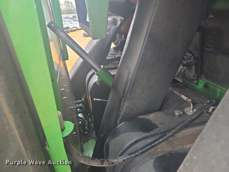 image for item YA0315 2019 John Deere CP690 cotton picker