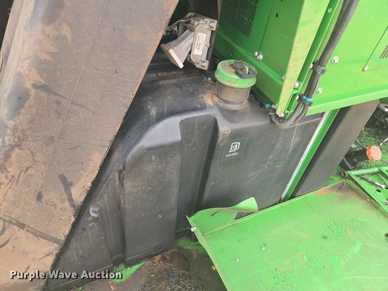 image for item YA0315 2019 John Deere CP690 cotton picker
