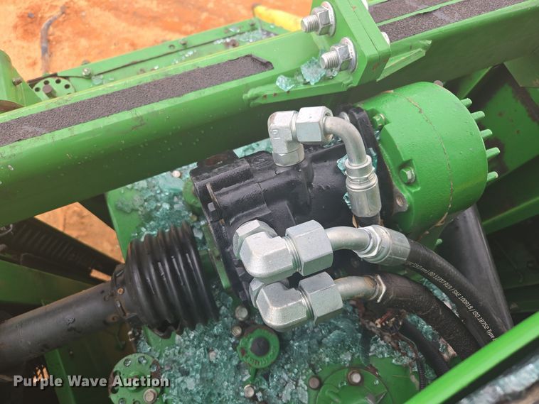image for item YA0315 2019 John Deere CP690 cotton picker