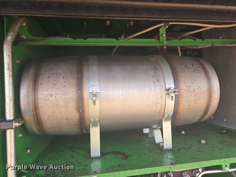 image for item YA0315 2019 John Deere CP690 cotton picker
