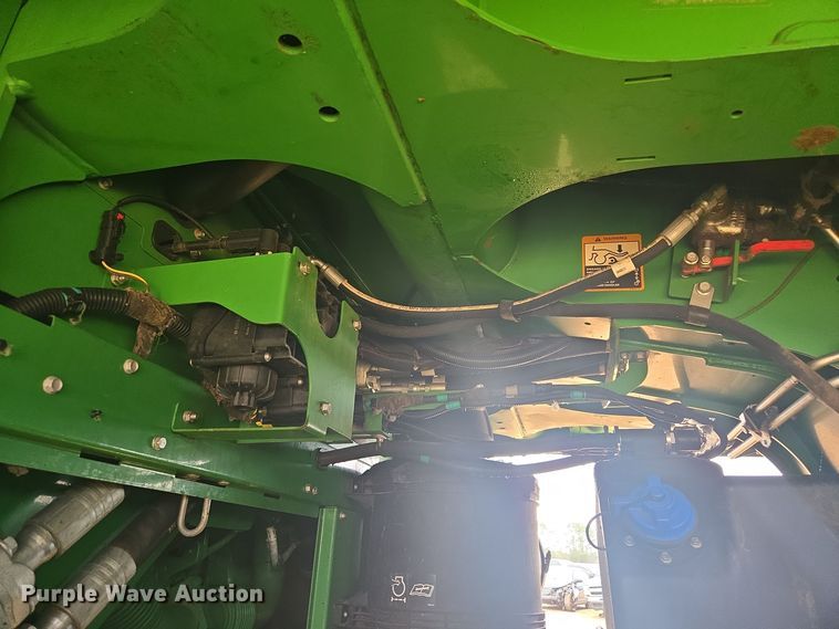 image for item YA0315 2019 John Deere CP690 cotton picker