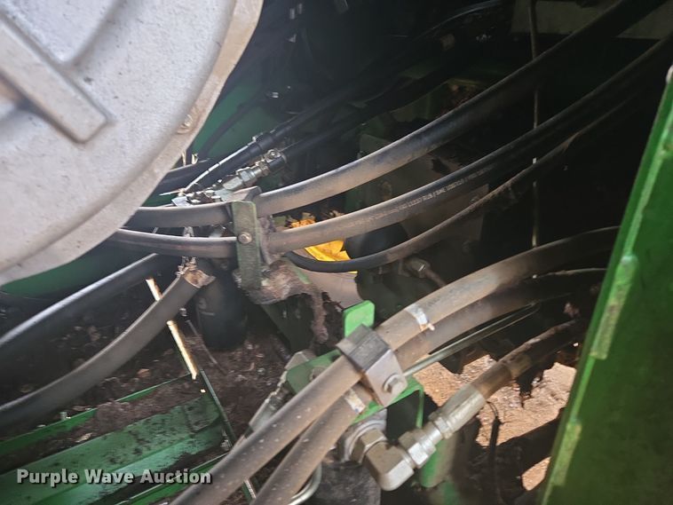 image for item YA0315 2019 John Deere CP690 cotton picker
