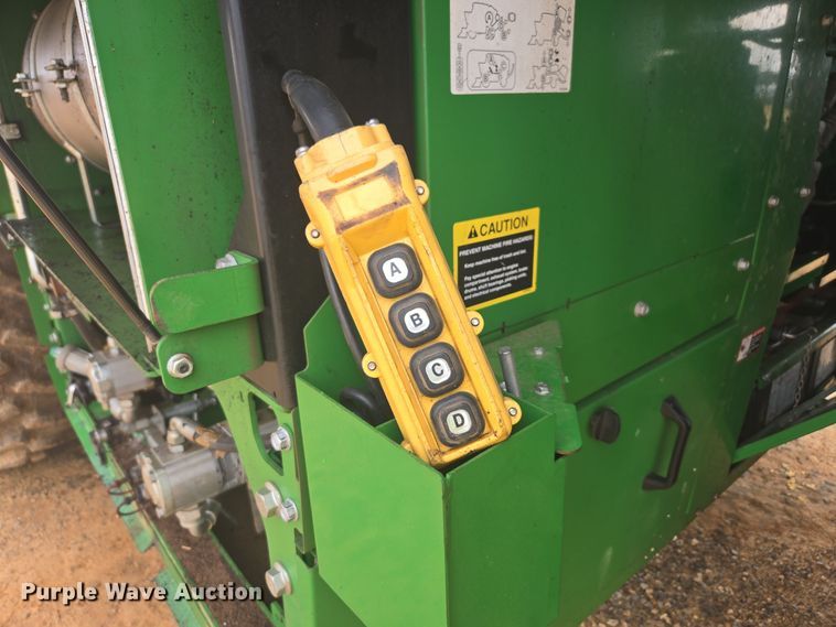 image for item YA0315 2019 John Deere CP690 cotton picker