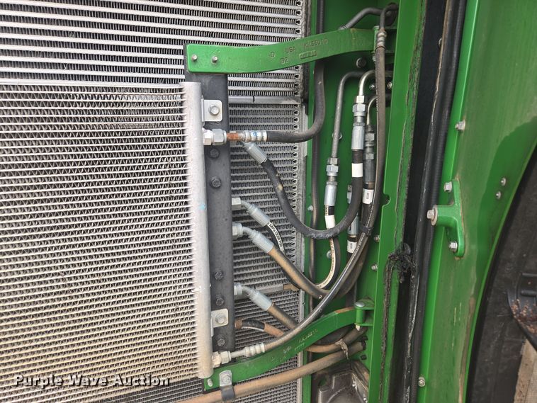 image for item YA0315 2019 John Deere CP690 cotton picker