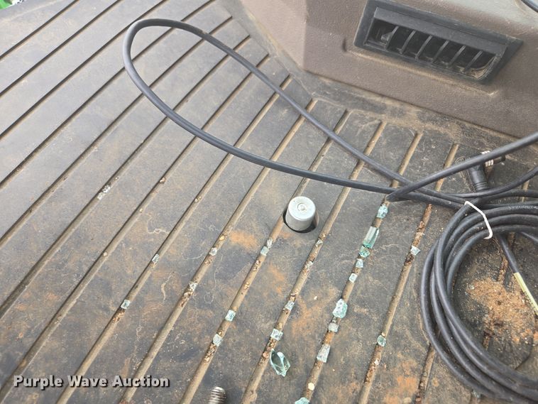 image for item YA0315 2019 John Deere CP690 cotton picker