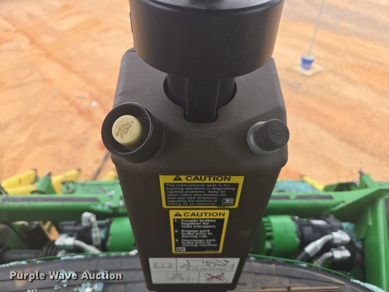 image for item YA0315 2019 John Deere CP690 cotton picker
