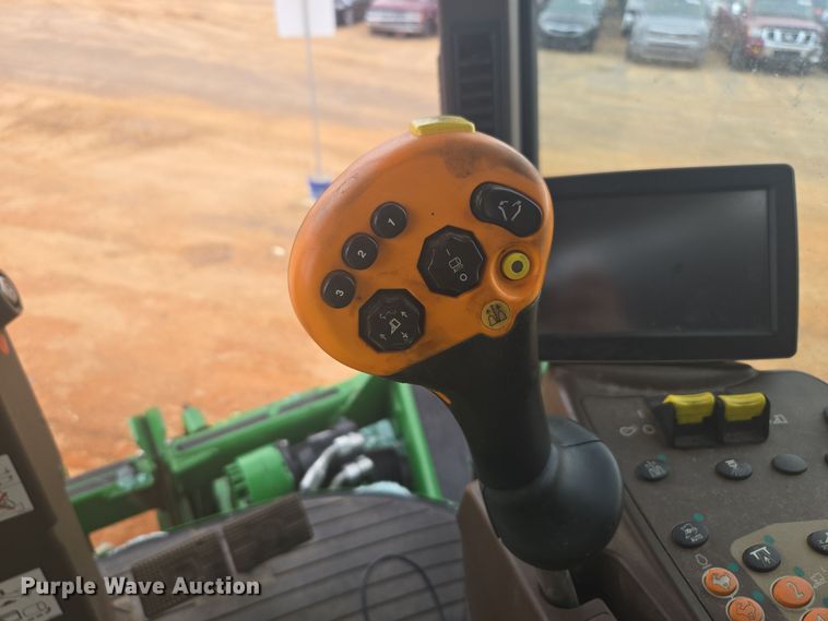 image for item YA0315 2019 John Deere CP690 cotton picker