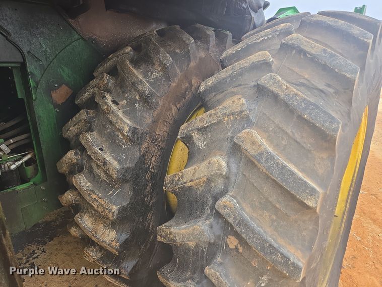 image for item YA0315 2019 John Deere CP690 cotton picker