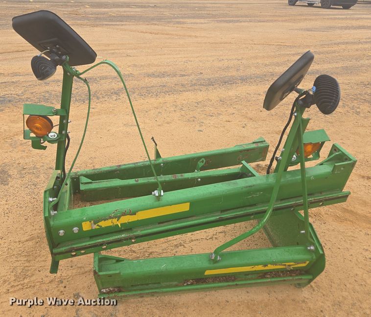 image for item YA0315 2019 John Deere CP690 cotton picker