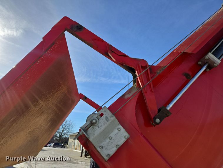 image for item DH9789 2017 Ranco end dump trailer