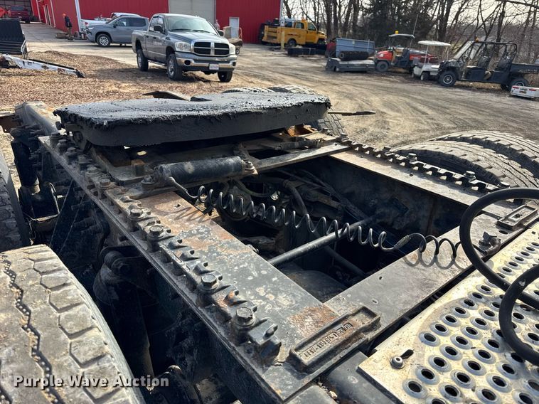 image for item DH9834 2010 International LF627 semi truck