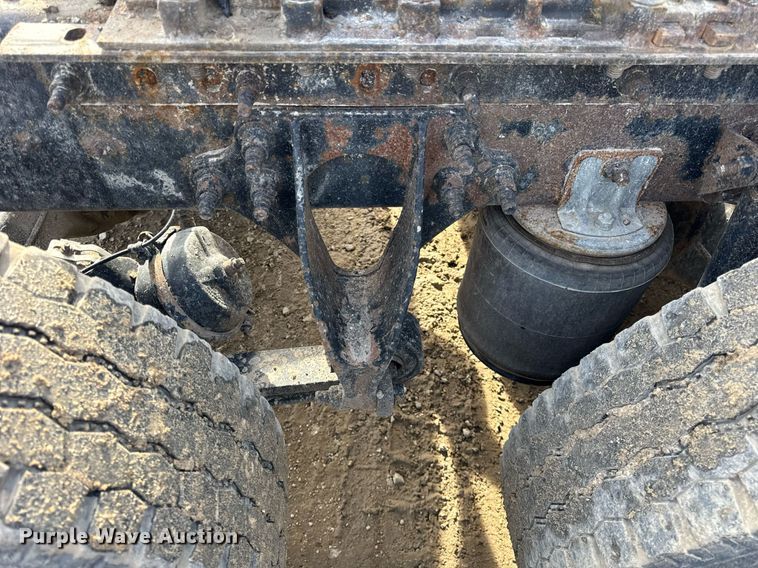 image for item DH9834 2010 International LF627 semi truck