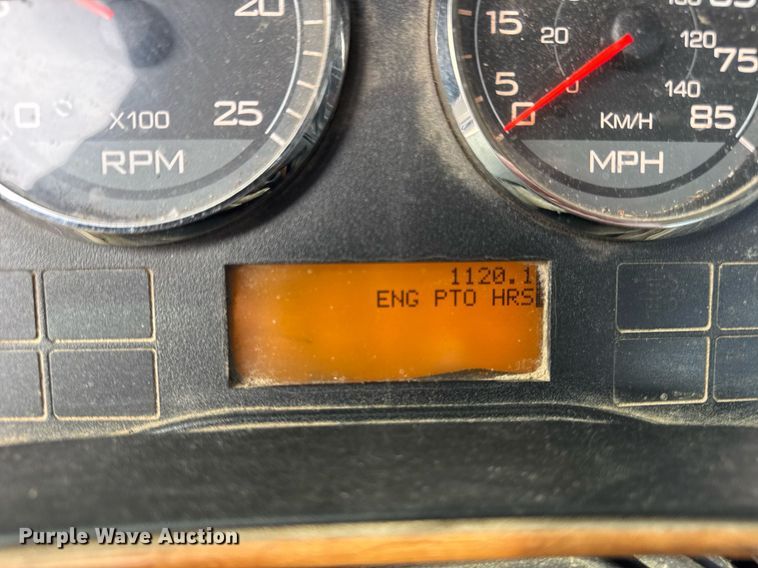 image for item DH9834 2010 International LF627 semi truck