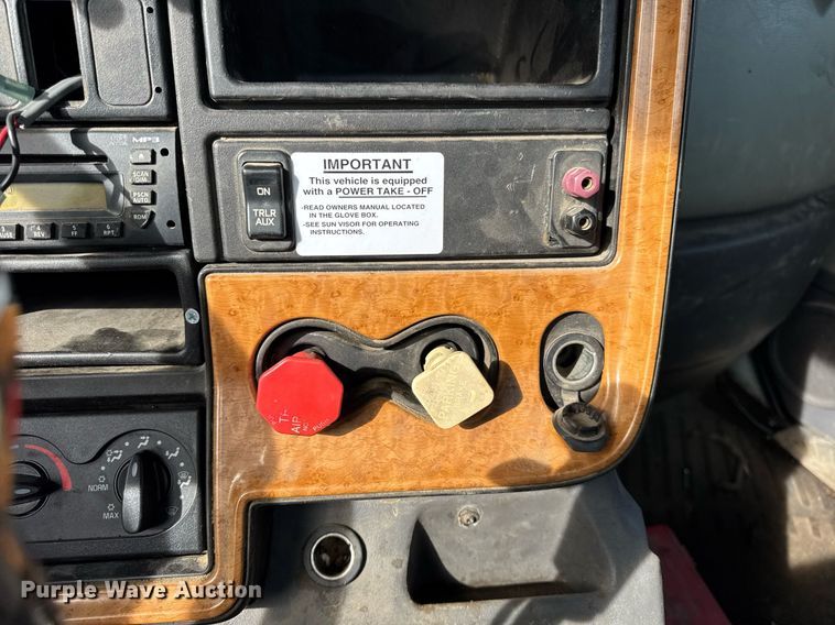 image for item DH9834 2010 International LF627 semi truck