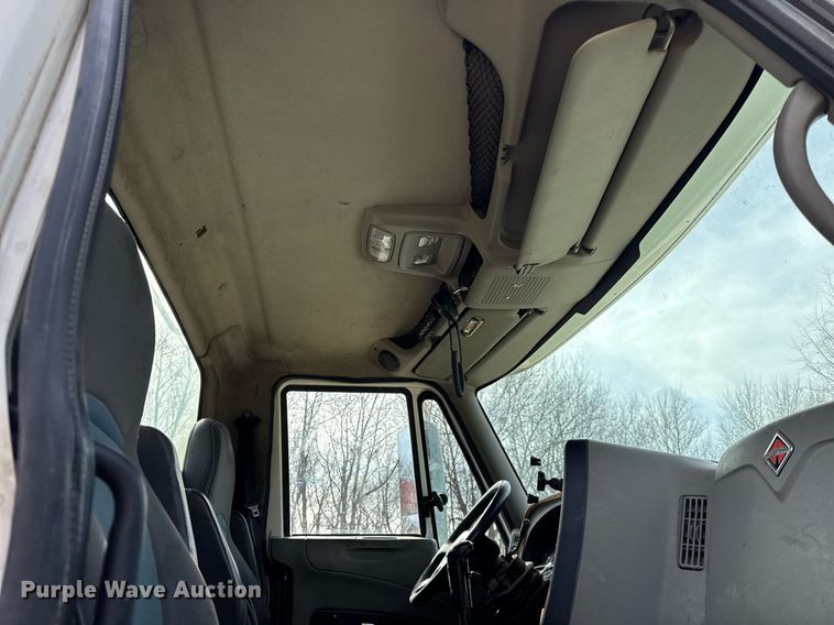 image for item DH9834 2010 International LF627 semi truck