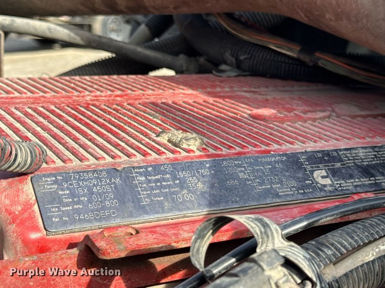 image for item DH9834 2010 International LF627 semi truck