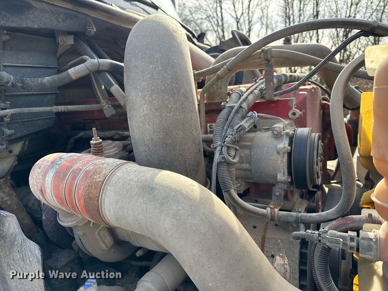 image for item DH9834 2010 International LF627 semi truck