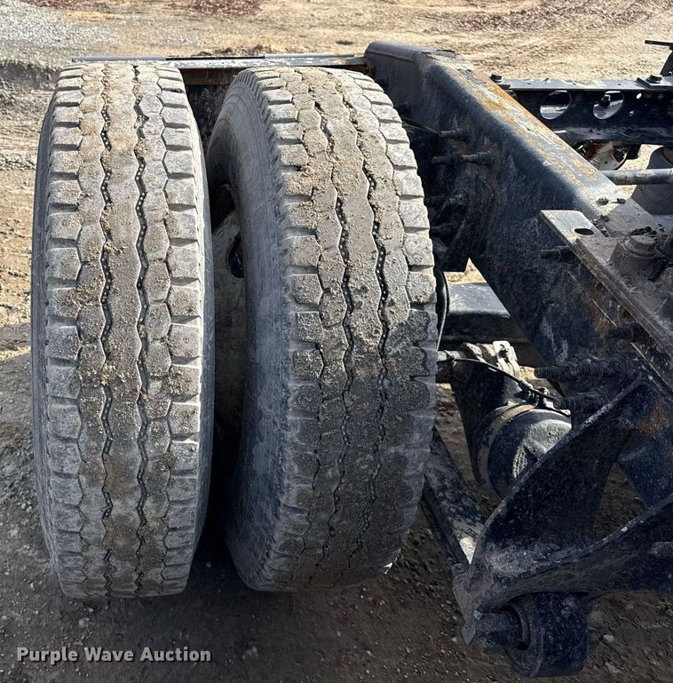 image for item DH9834 2010 International LF627 semi truck