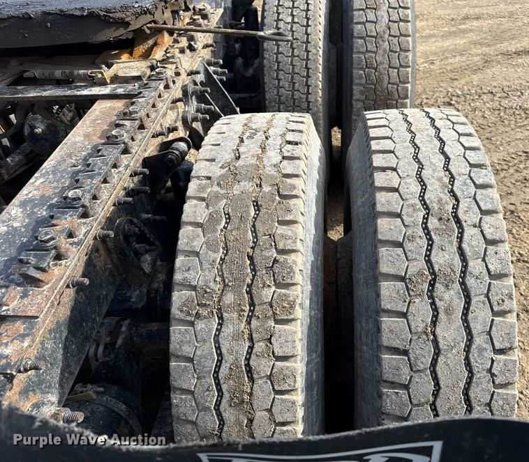 image for item DH9834 2010 International LF627 semi truck