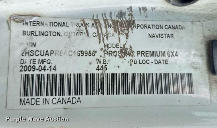 image for item DH9834 2010 International LF627 semi truck