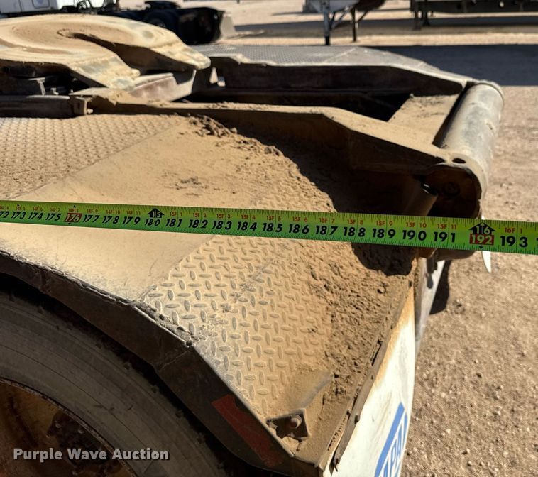 image for item DK6944 1998 Peterbilt 379 semi truck