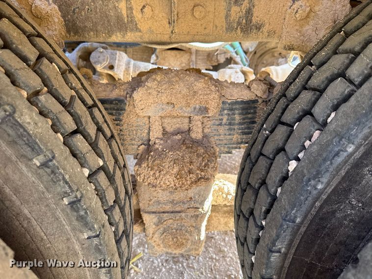 image for item DK6944 1998 Peterbilt 379 semi truck