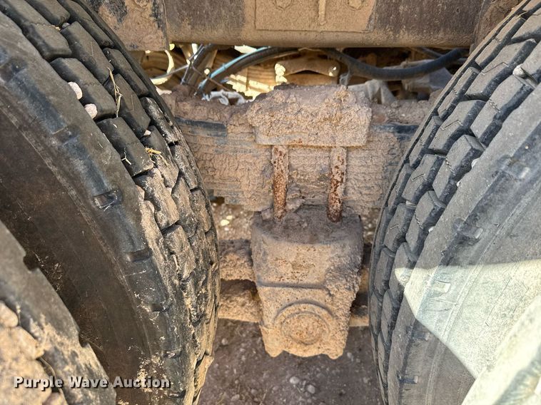 image for item DK6944 1998 Peterbilt 379 semi truck