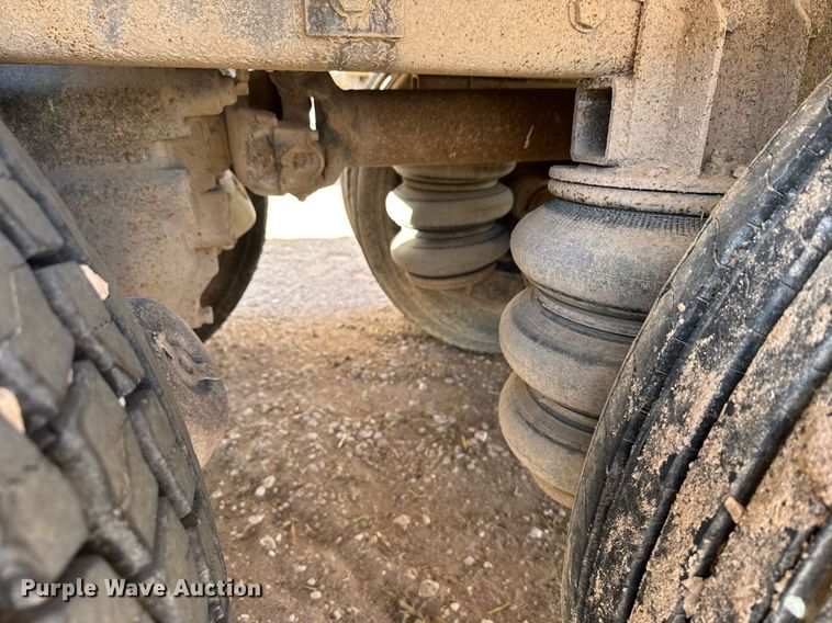 image for item DK6944 1998 Peterbilt 379 semi truck