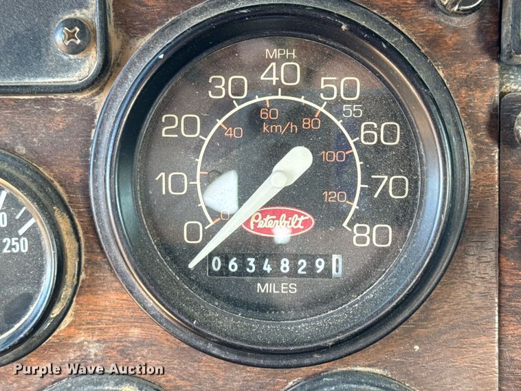 image for item DK6944 1998 Peterbilt 379 semi truck