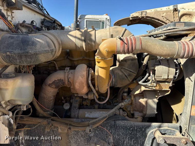 image for item DK6944 1998 Peterbilt 379 semi truck