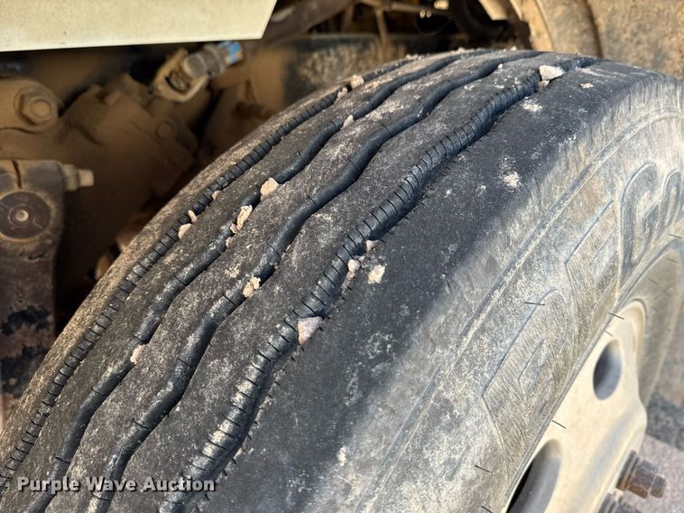 image for item DK6944 1998 Peterbilt 379 semi truck