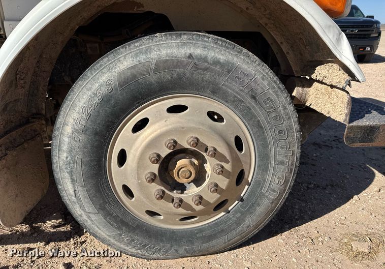 image for item DK6944 1998 Peterbilt 379 semi truck