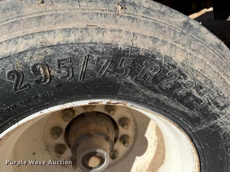 image for item DK6944 1998 Peterbilt 379 semi truck